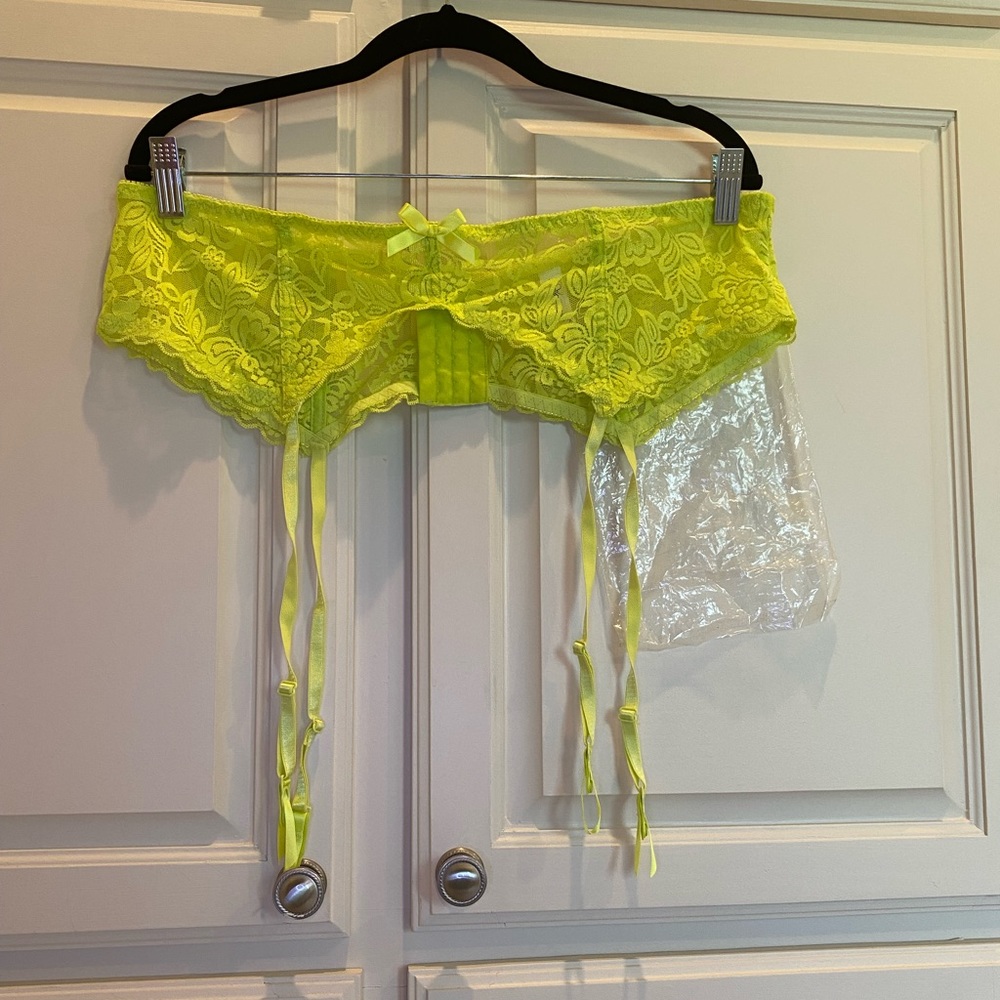 Queen size garter belt